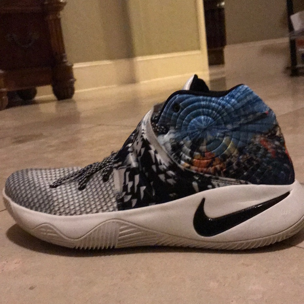 FLASH SALE NIKE Kyrie 2 The Effect